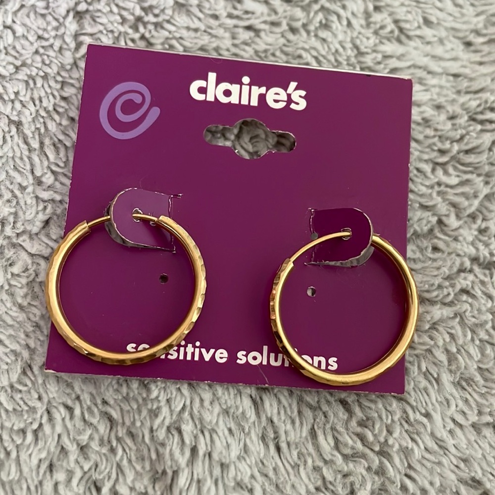 Bundle of earrings